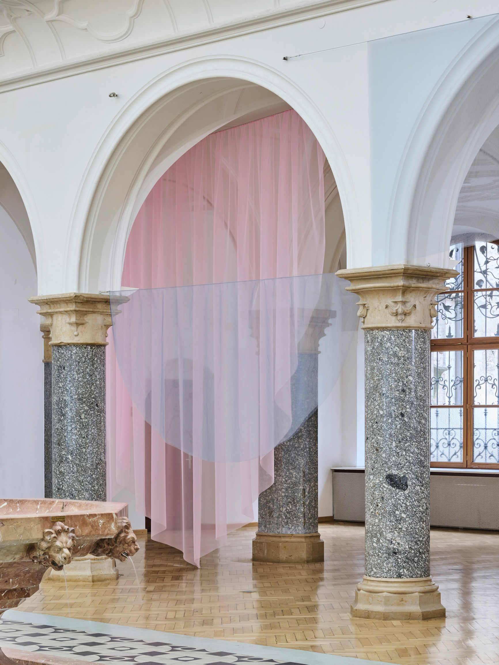 Rathaus Galerie München Ayzit Bostan Palast 04 Fabian Frinzel