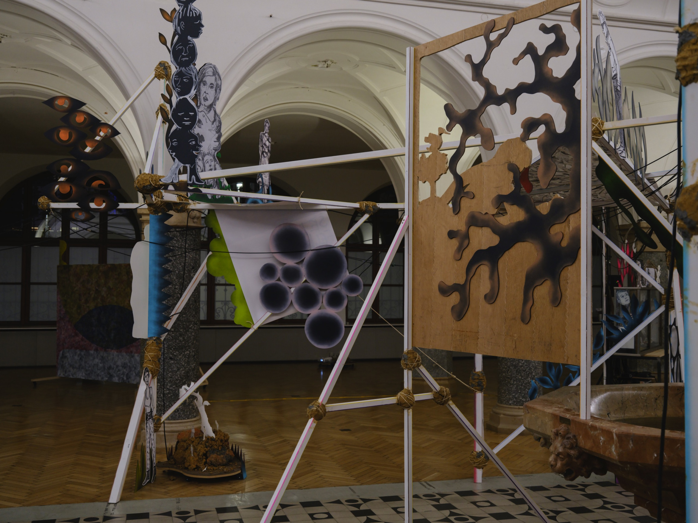 Rathaus Galerie München beauty and the truth daniel man 11 Joerg Koopmann