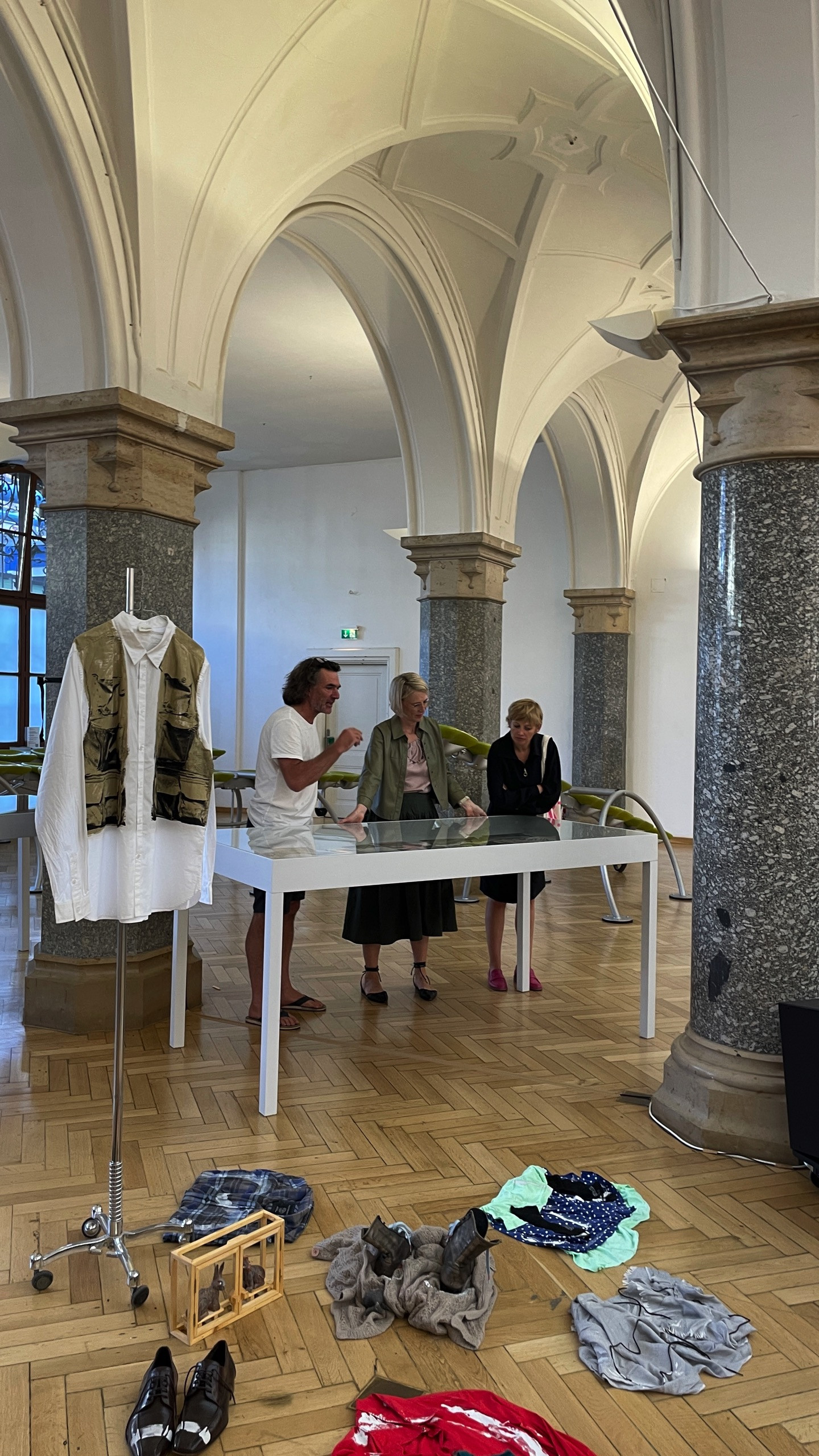 Rathaus Galerie München Empfangshalle Speisung 16 Lara Hansen