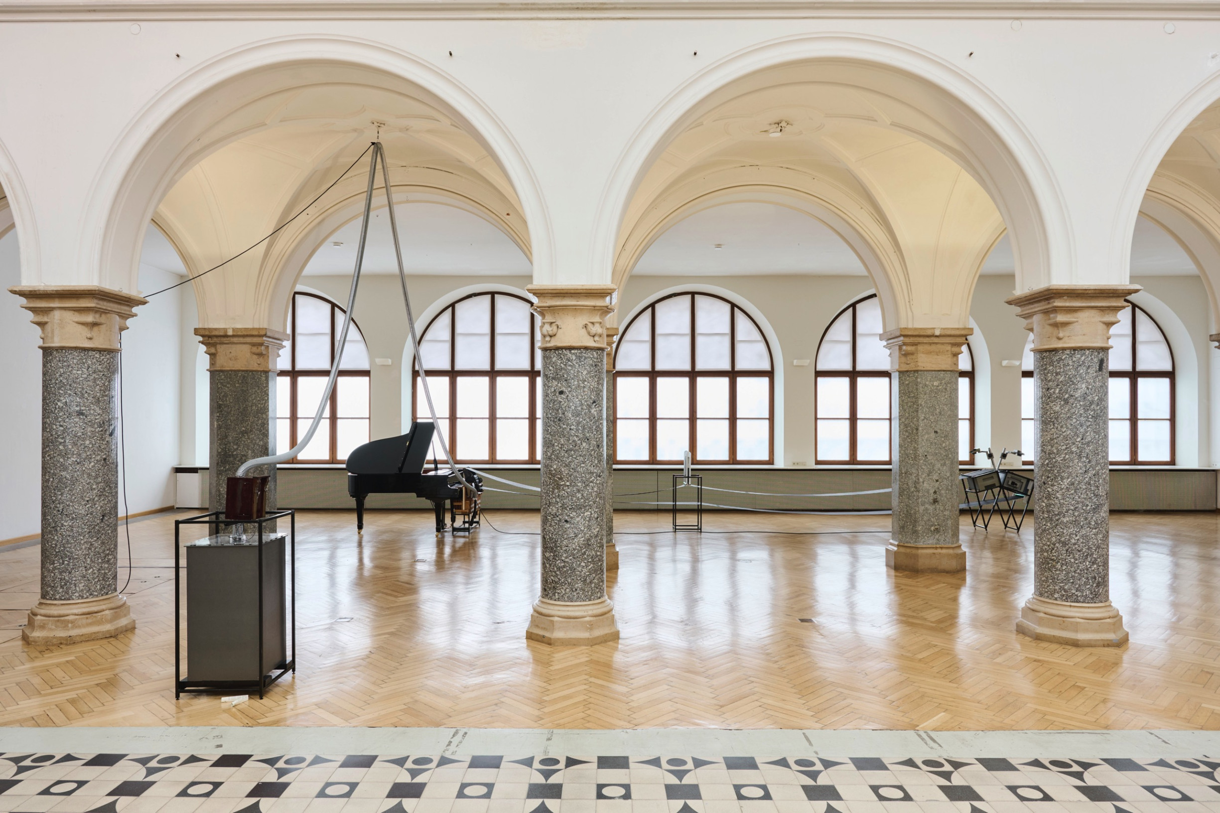 Rathaus Galerie München Instrumentalized Engl Lieberman Schlehhuber 01 Fabian Frinzel