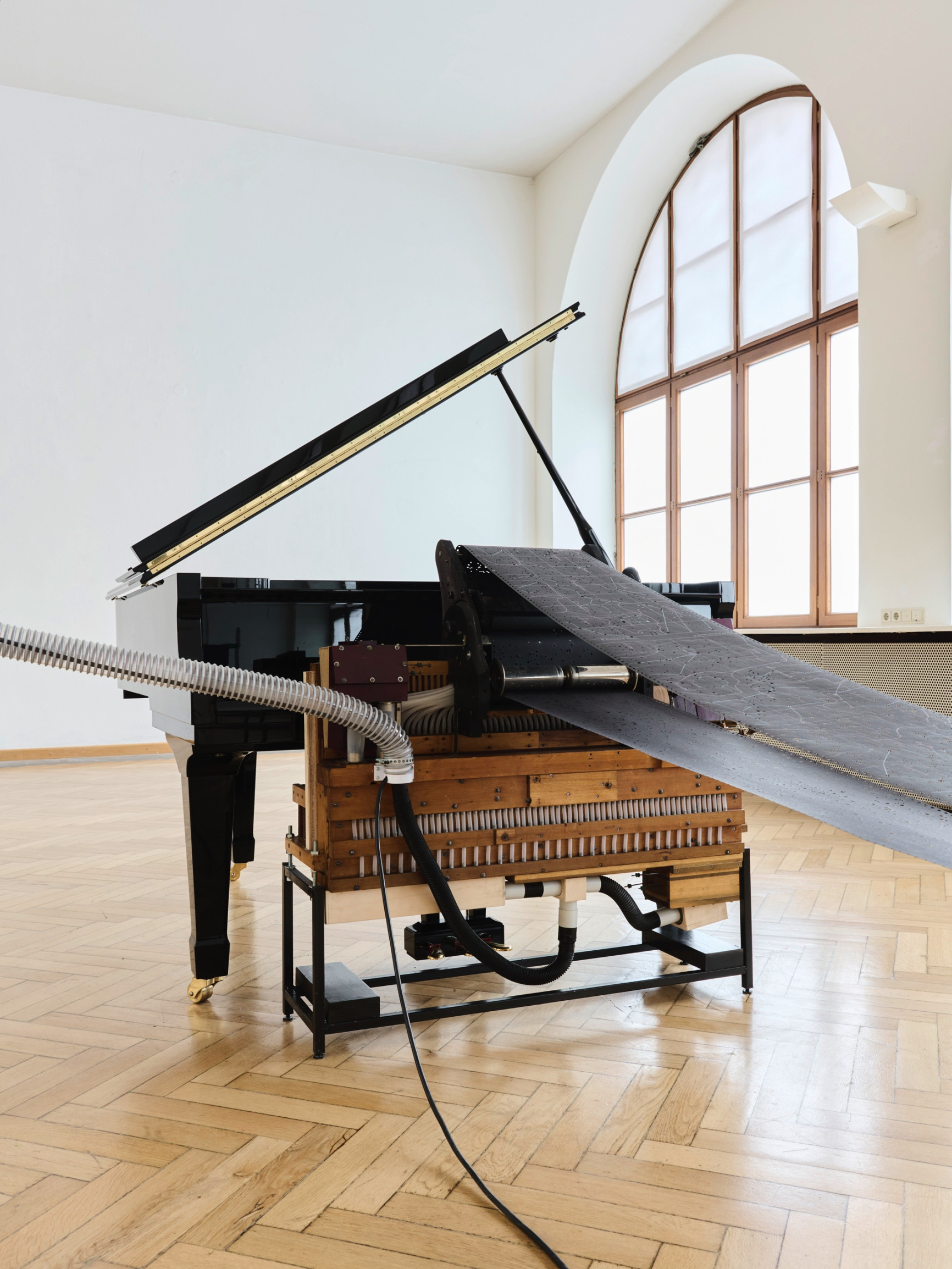 Rathaus Galerie München Instrumentalized Engl Lieberman Schlehhuber 02 Fabian Frinzel