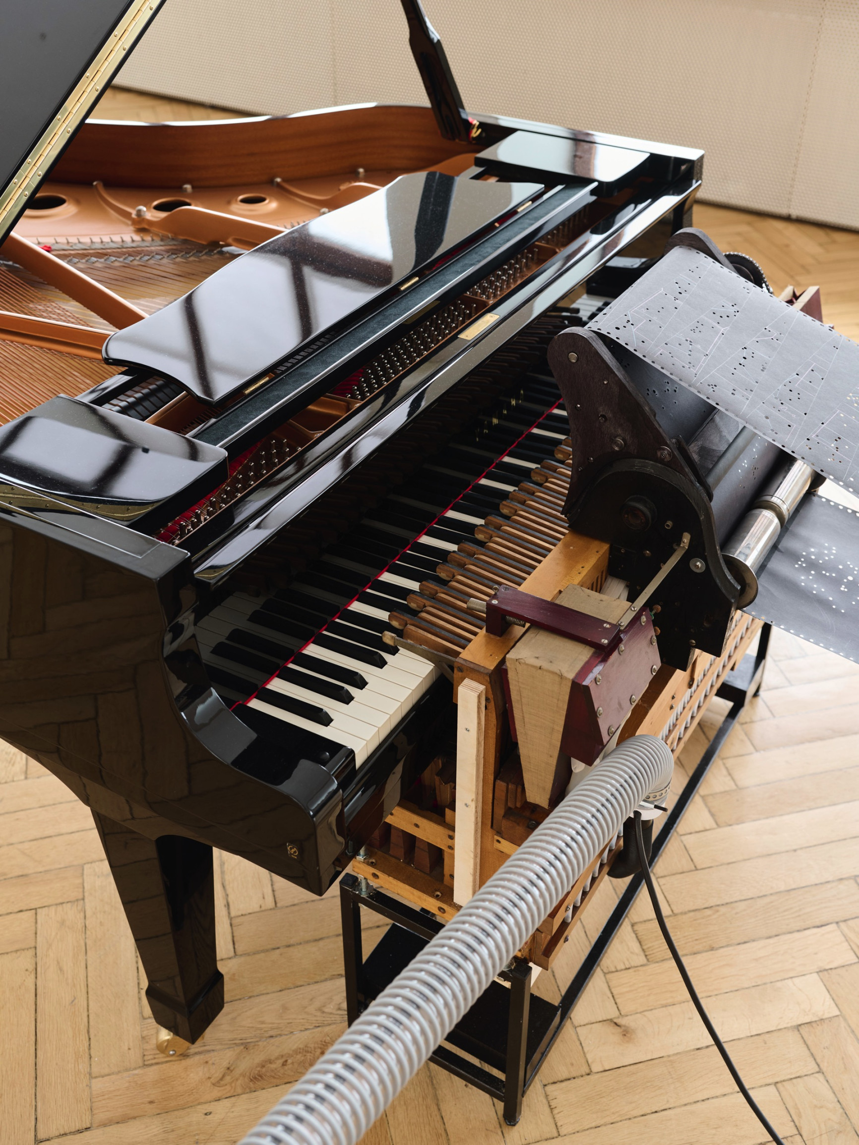 Rathaus Galerie München Instrumentalized Engl Lieberman Schlehhuber 05 Fabian Frinzel